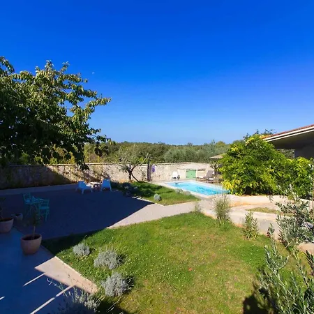 Charming Kalu With Private Pool Near Rovinj By Wiibuk Mrgani