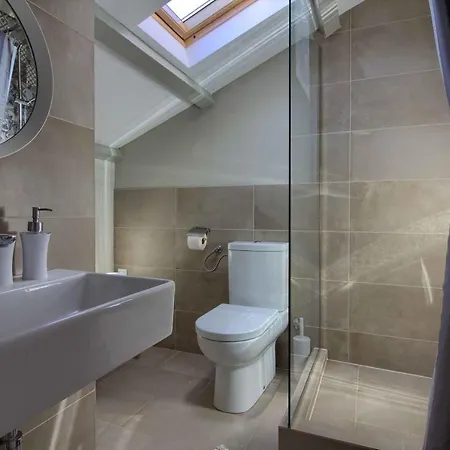 Charming Kalu With Private Pool Near Rovinj By Wiibuk *