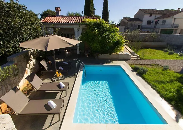 Charming Kalu With Private Pool Near Rovinj By Wiibuk Willa *