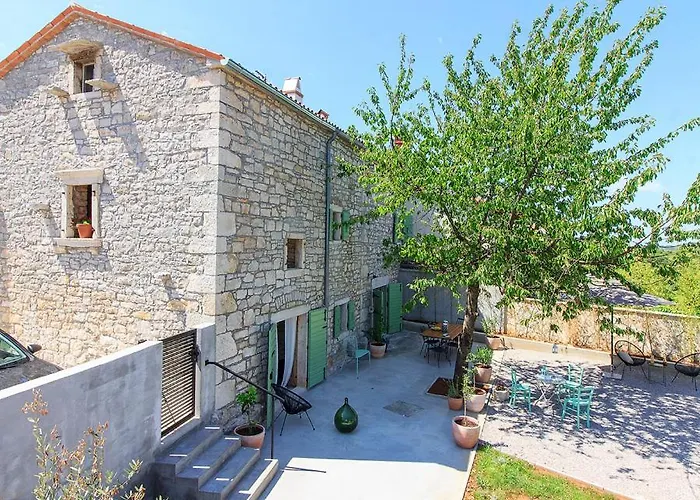 Charming Kalu With Private Pool Near Rovinj By Wiibuk * Mrgani