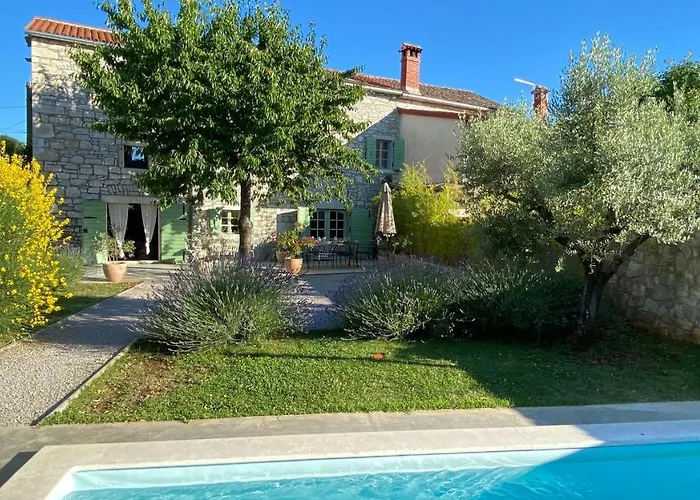 Willa Charming Kalu With Private Pool Near Rovinj By Wiibuk Mrgani