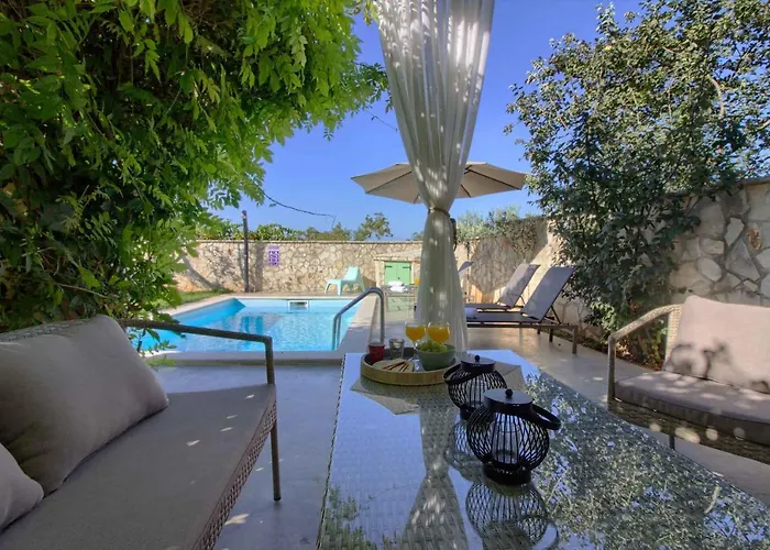 Charming Kalu With Private Pool Near Rovinj By Wiibuk Willa Mrgani